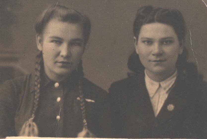 Шура Харьковская и мама.