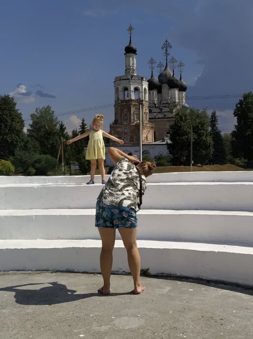 Когда я увидела это фото долго смеялась, мать и дочь😆