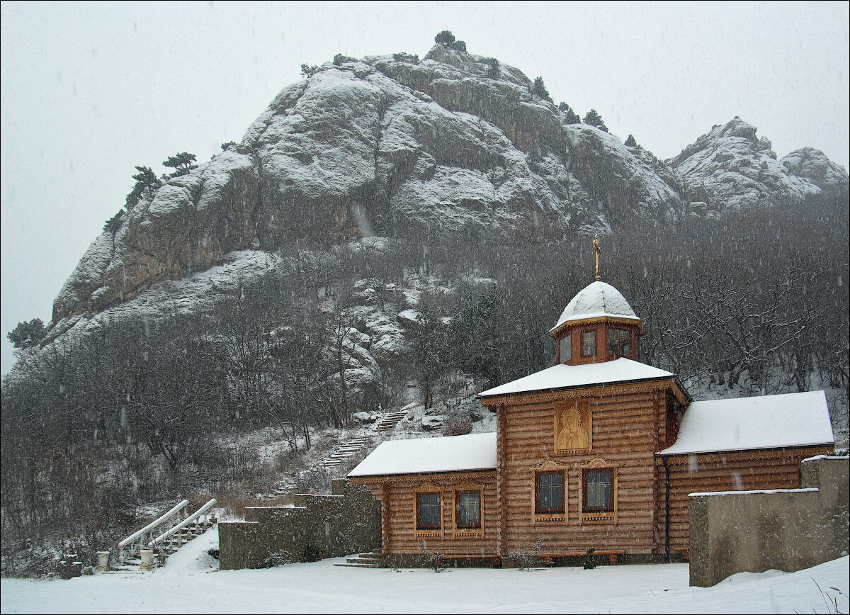 Кизилташский монастырь фото