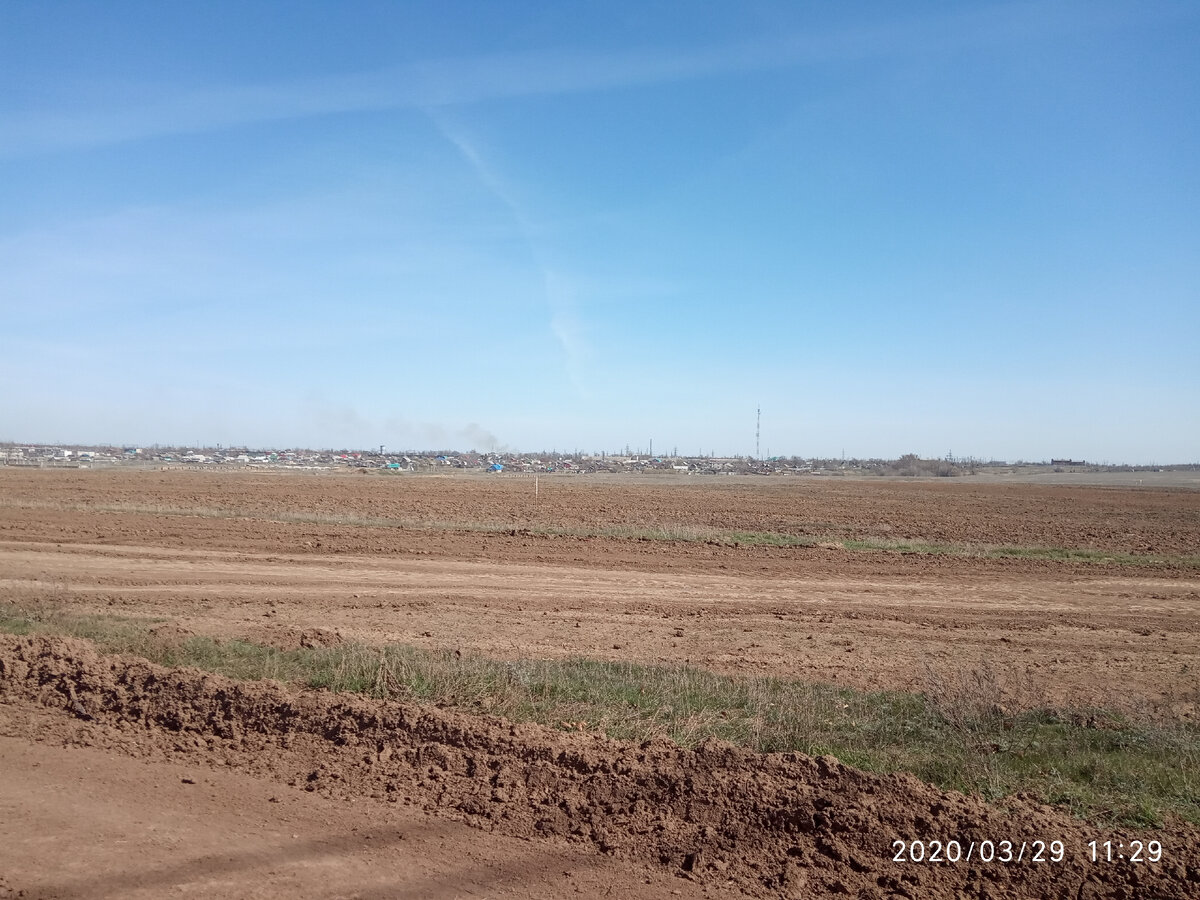 Вид с выс. 118.1 на Самофаловку, то есть на позиции 405 сп, артил. позиции и тылы 258 сд. Немцы с гребня этой высоты хорошо просматривали передвижения наших войск https://waralbum.ru/community/ww2/174/