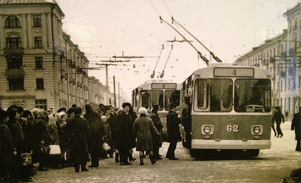 В Твери 45 лет назад по Новому Волжскому мосту пустили троллейбусы