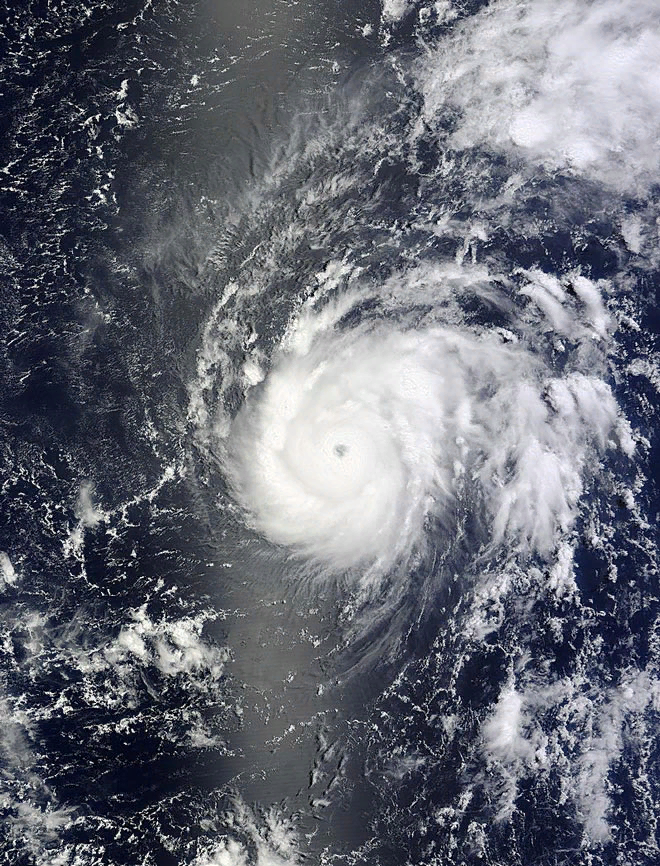   Мы часто слышим о тропических штормах с красивыми именами, которые обрушиваются на страны Азиатско-Тихоокеанского региона, вызывая сильные разрушения.-2