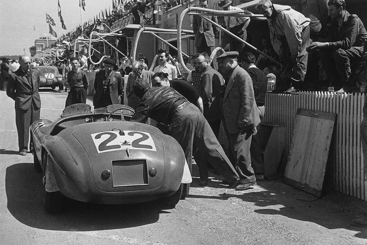 Ferrari поред стартом 1949г.