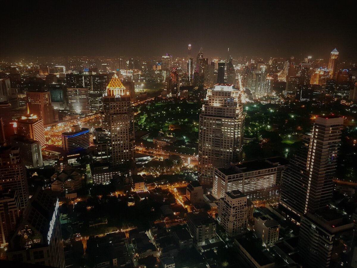Ночной Бангкок (фото из личного архива автора канала Хочу-Могу travel)