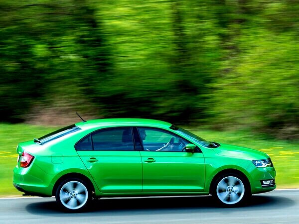 Это автомобили чешского производителя Škoda Auto. Ранее такое название носили модели компании дебютировавшие в 1935 и 1984 годах. В настоящее время имя Rapid используется для трёх отдельных семейств: 5-дверный лифтбек присутствует только на рынке России, 4-дверный седан и хэтчбек на той же платформе Volkswagen Group New A05+ - производятся и продаются исключительно в Китае, а 4-дверный седан, базирующийся на другой версии платформы концерна Volkswagen - известен только на индийском рынке.