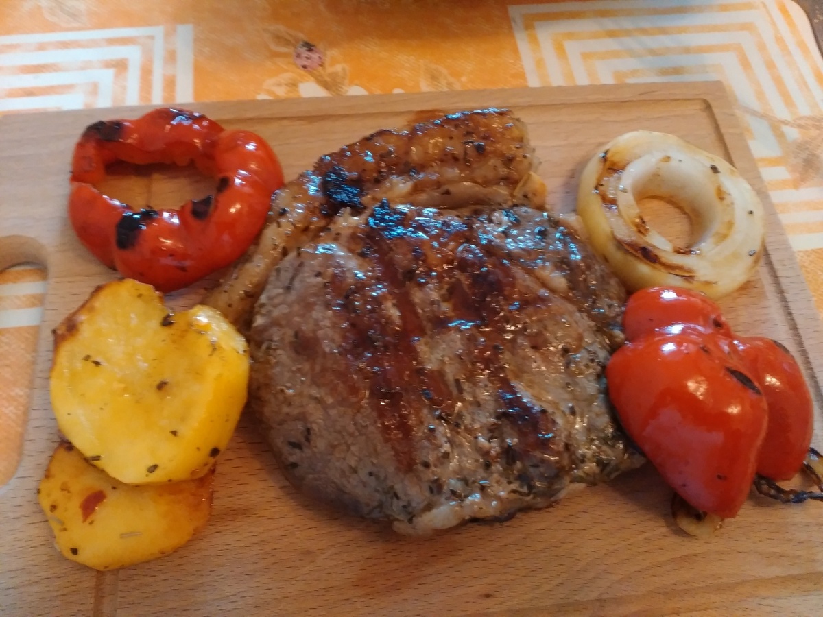 Жареное мясо любим мы все...