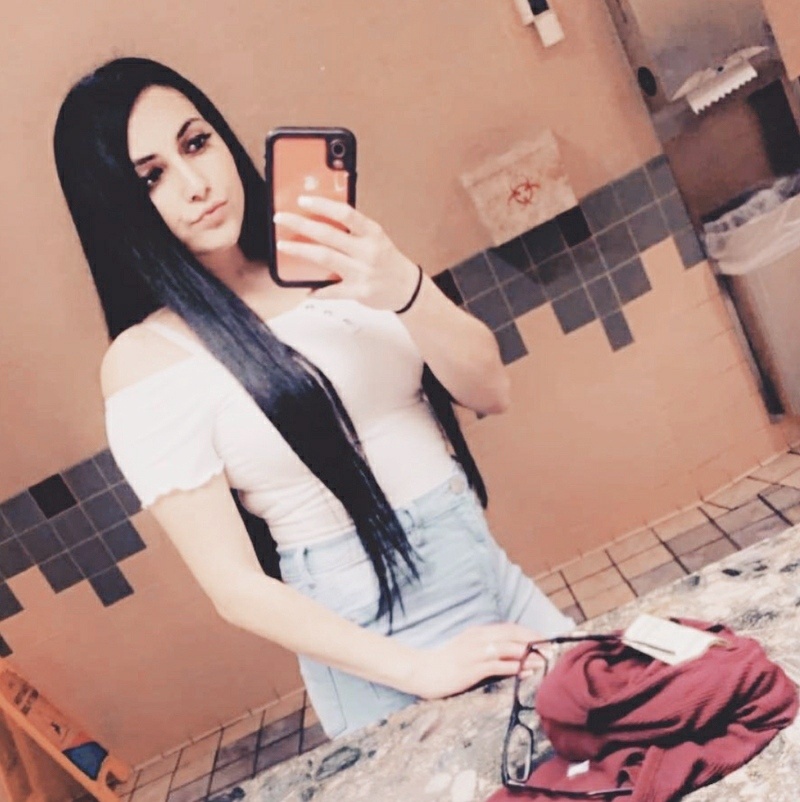 Современная «Дева Мария»