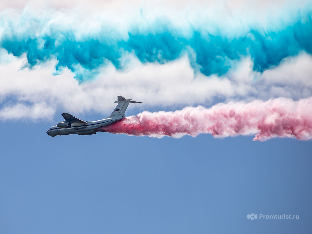 Что будет, если из трёх ИЛ-76 одновременно сбросить 120 тонн воды ✈️??