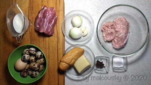 Ингредиенты для мясных гнёзд с перепелиными яйцами.

