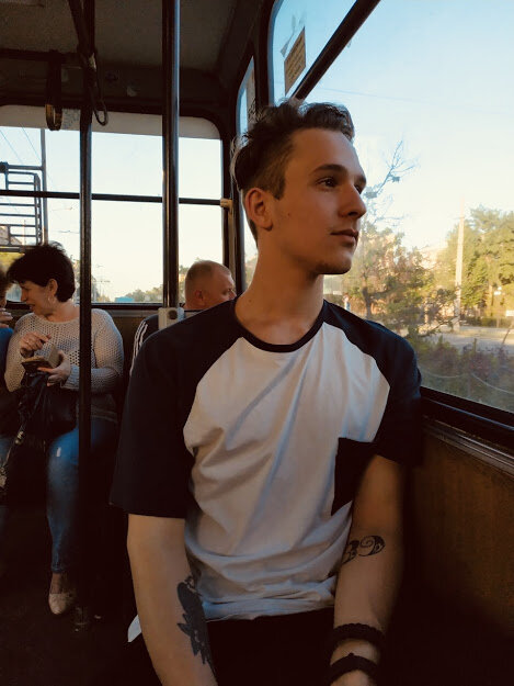 Думаю о том, что же делать в своей жизни.