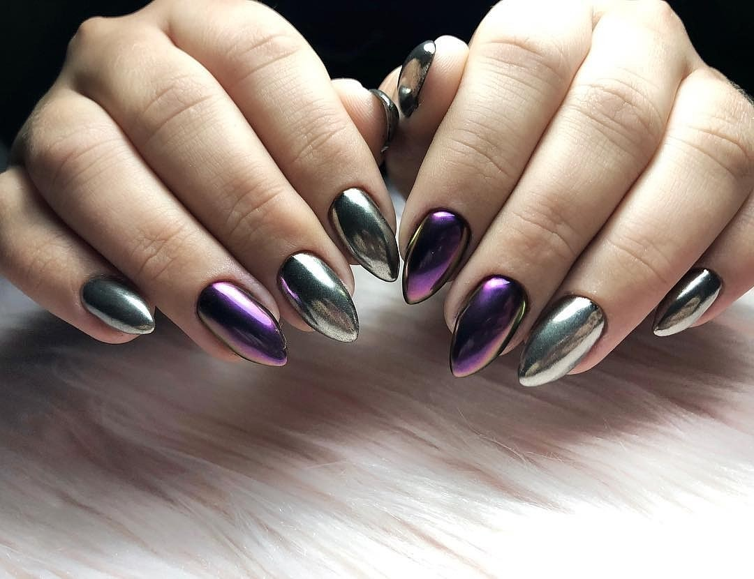 Нюдовый маникюр с втиркой 2024. Зеркальные ногти. Ногти дизайн 2024 новинки с втиркой. Жемчужная втирка единорог. Френч со втиркой зеркальной.