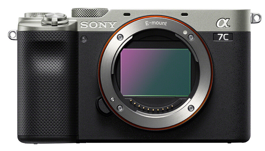 
Камера Sony a7C оснащена полнокадровой матрицей CMOS, 24 МП, BSI