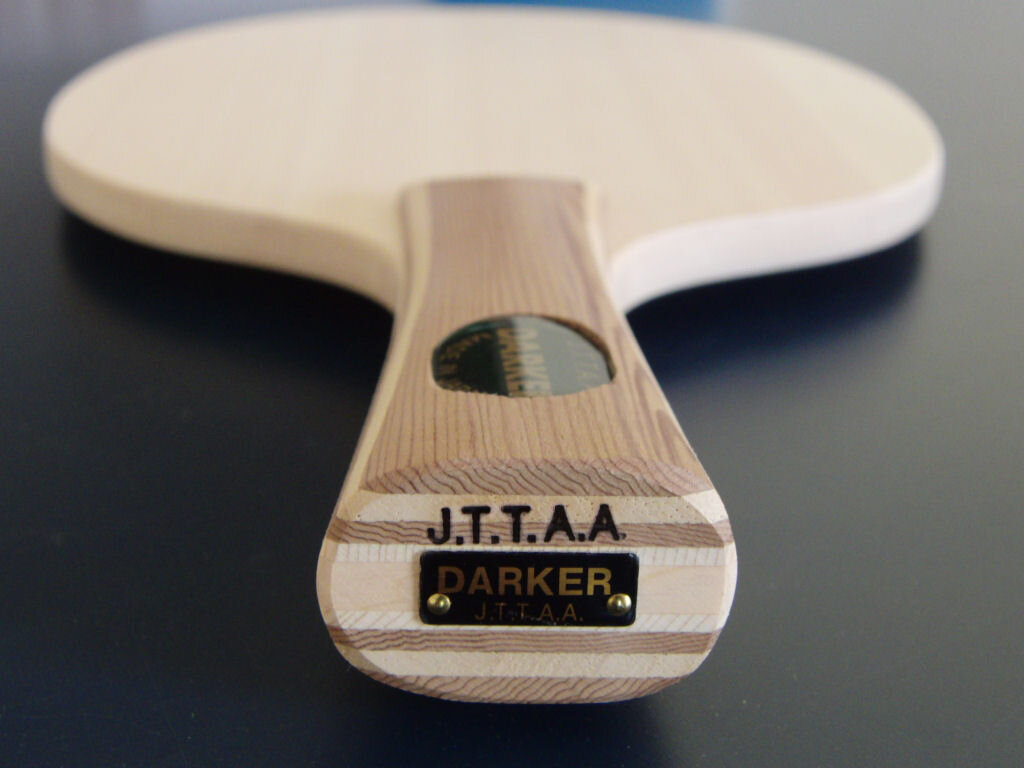 Теннисная ракетка японского производителя DARKER