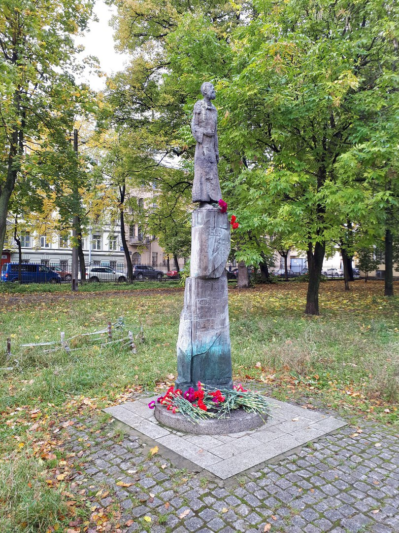 Памятник Хетагурову. Памятник Коста Хетагурову в Санкт-Петербурге. Памятник Коста Хетагурова. Коста Хетагуров памятник.