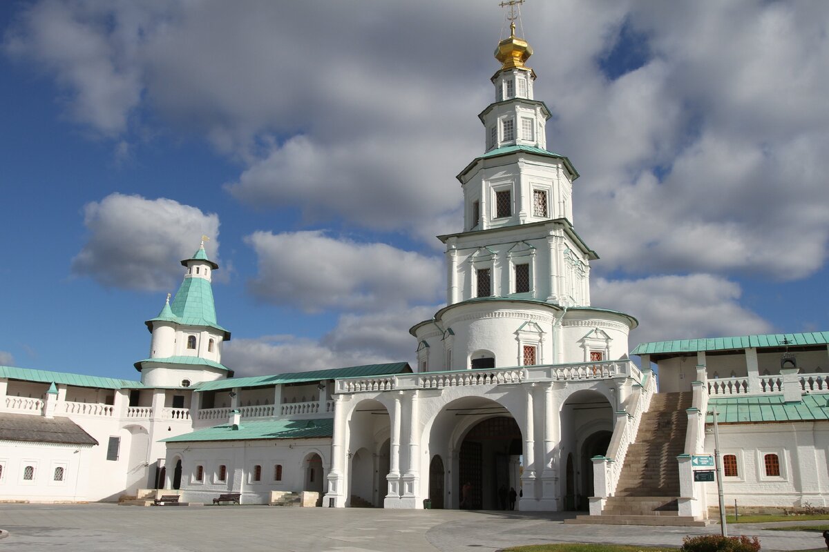 Монастырь православный в Москве