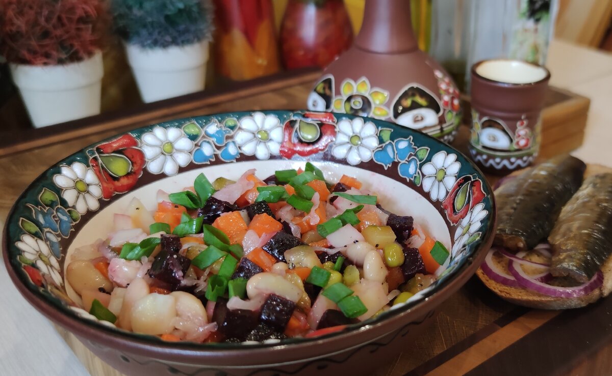 Это такскть для затравочки - тот винегрет, что мне больше всего нравится - пёстрый, яркий, сухой и чуть с хрустом.