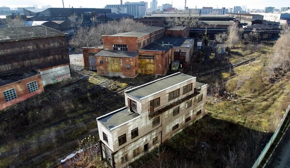 Крупные компании — «Группа ЛСР», «ЦДС», «Эталон», Setl City — продолжают выкупать под застройку землю, где работали заводы, цеха и фабрики.
