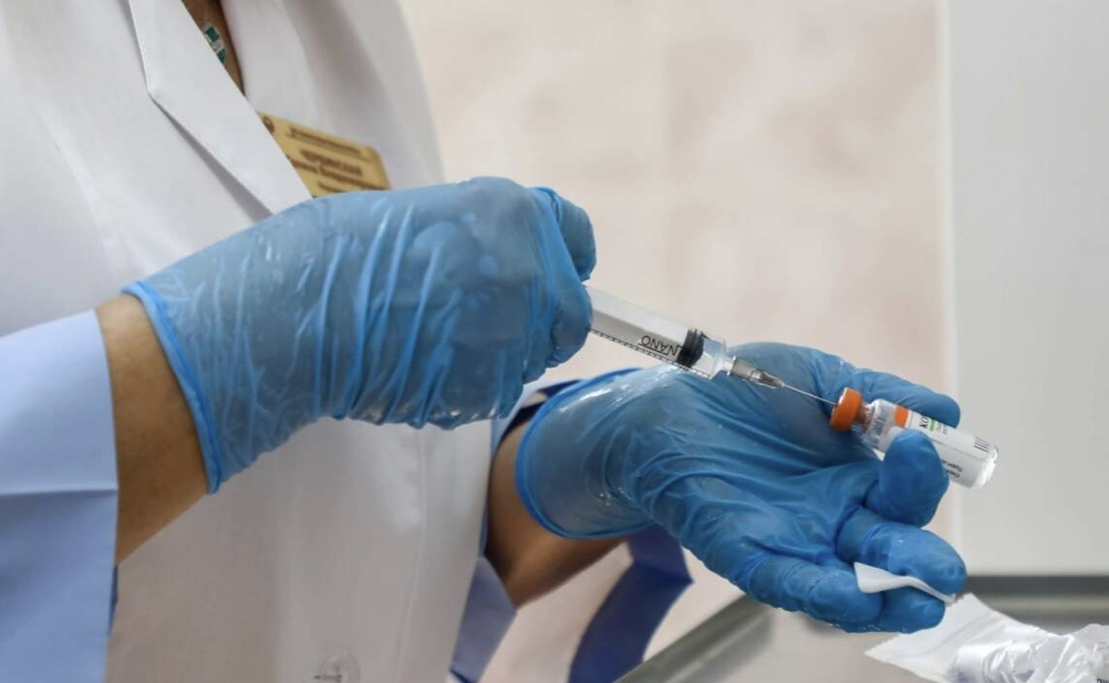 Ну подумаешь укол! Вакцины не прошедшей тестирование. 