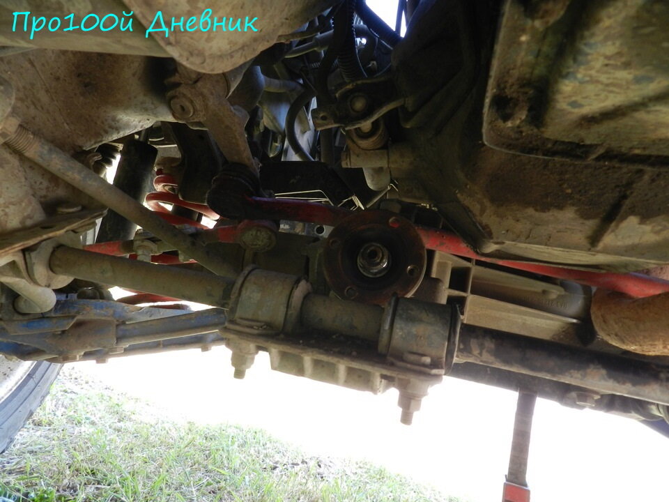 Стуки нива шевроле. Люфт нива шевроле на 30мм. Скрежет спереди нива шевроле. Шнива стук при качании колеса. Привода на ниву стук.