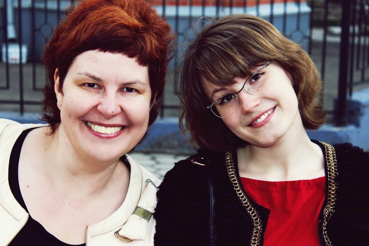 Алиса Деляева с мамой. Фото из архива автора