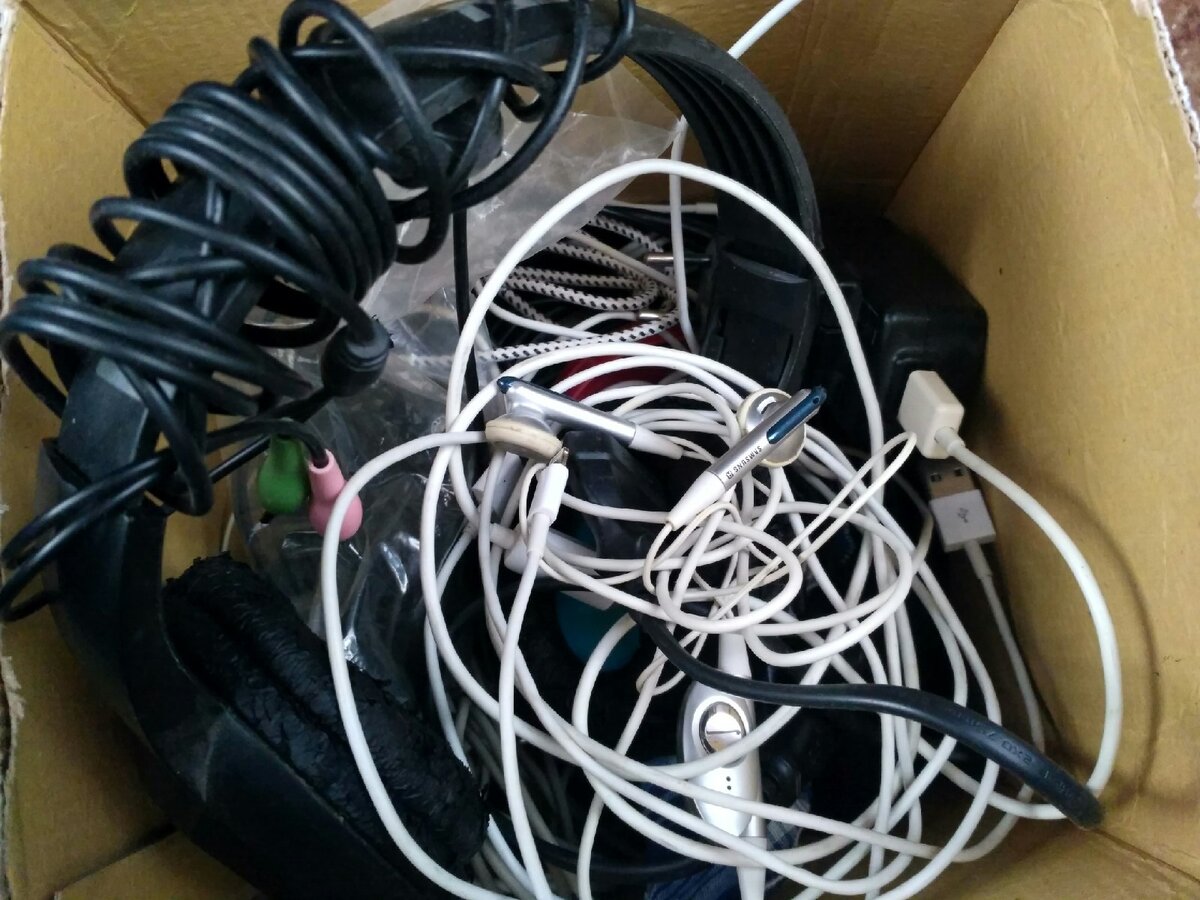 Различные виды наушников