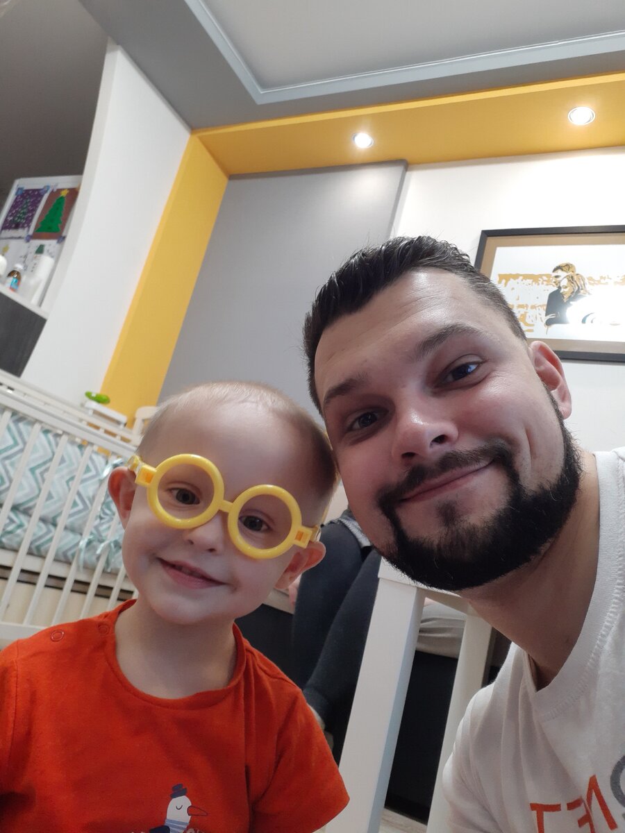 С сыном играем в больницу. У нас самый милый доктор.