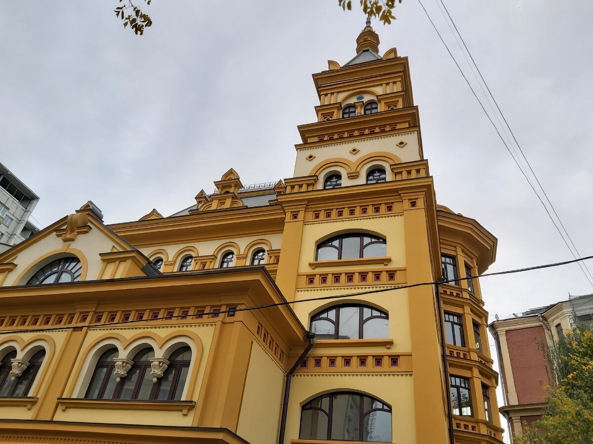 Дом на 1-м Хвостовом пер.