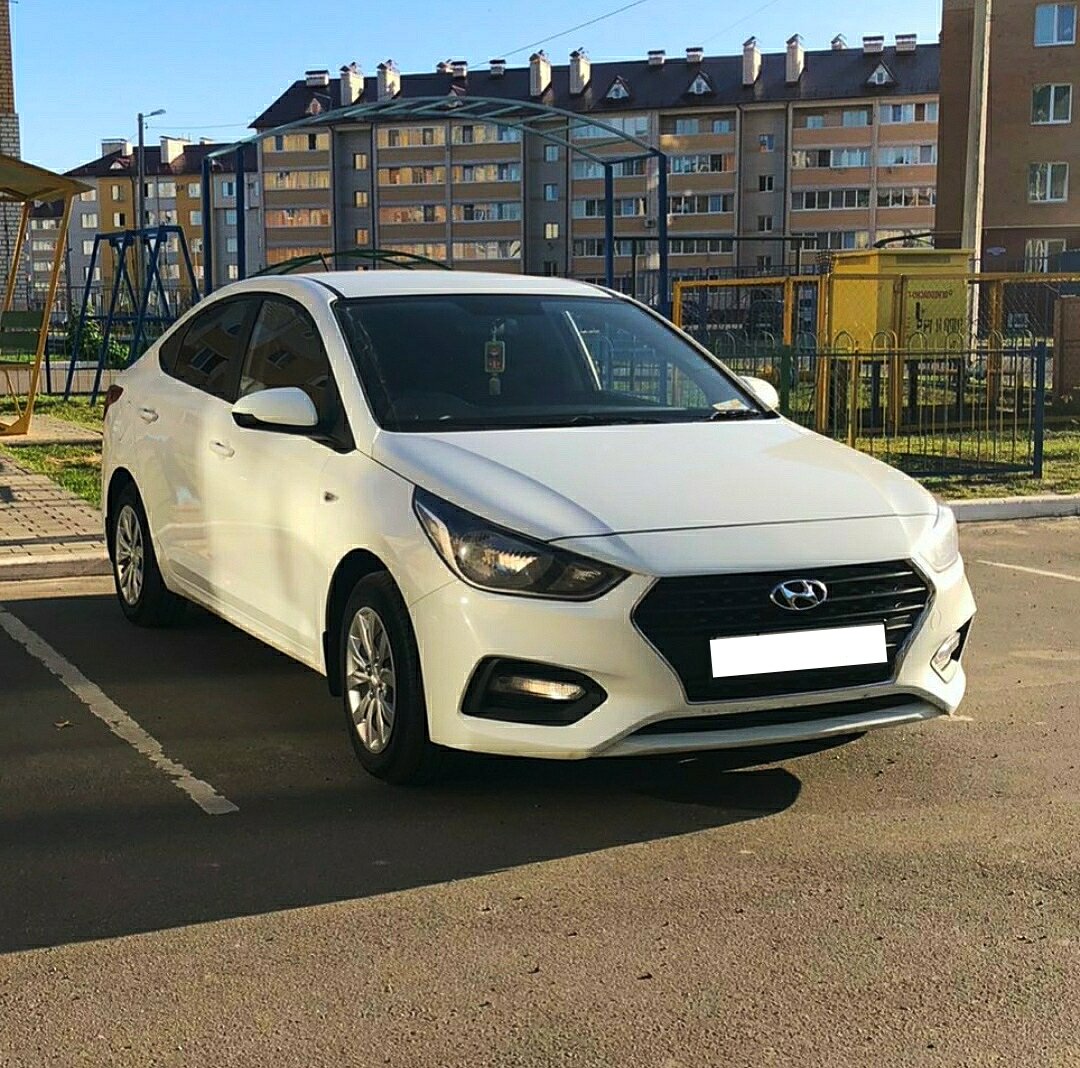 Hyundai Solaris 2017 года выпуска, цена на данный момент примерно 760 000 рублей