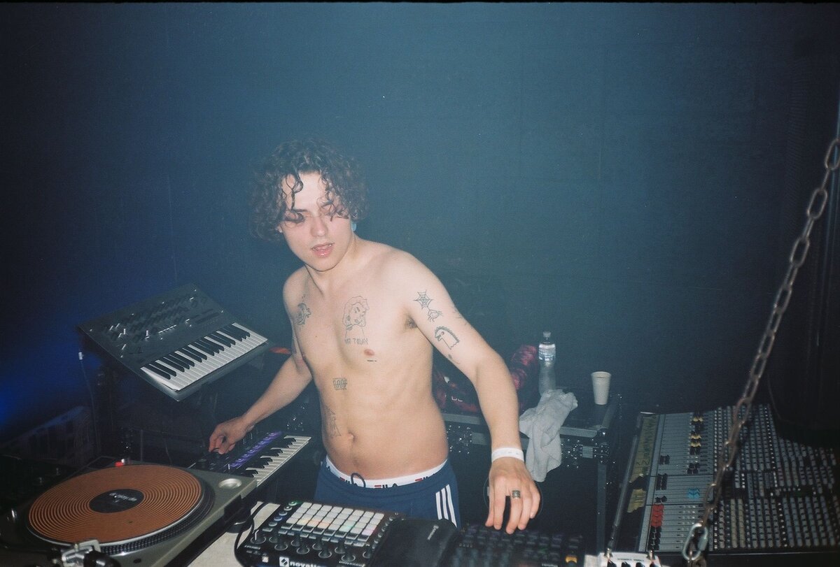 фото: https://katacult.com/the-refugees-ivan-vasyliev-ep/