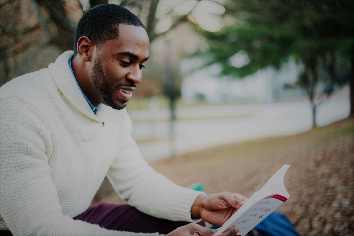 Читайте книги везде. Это самая полезная привычка!