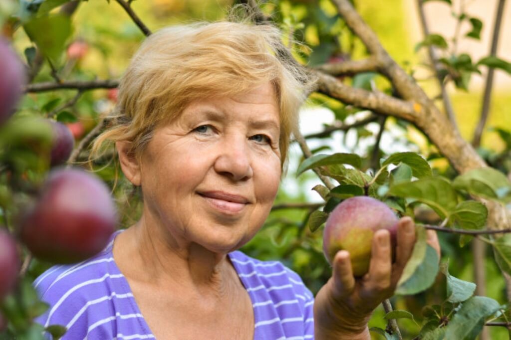 Зрелая женщина, но девчонка в ней жива