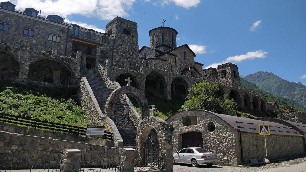 Фиагдонский монастырь