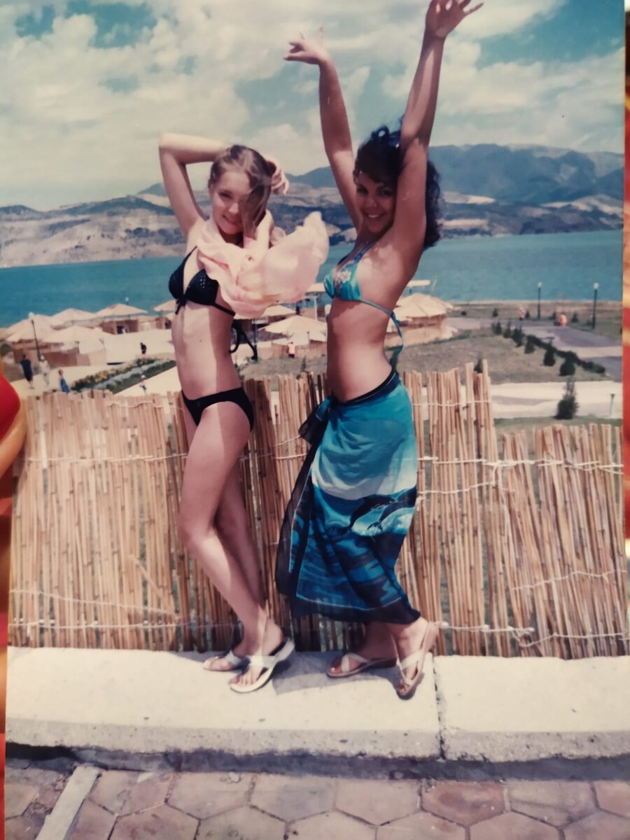 Сейчас я вижу, что была вполне стройной, я тогда уже смотрела «топ модель по-американски» и очень хотела выглядеть так же круто, как все эти красотки