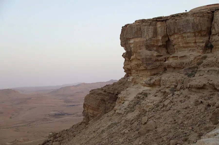 Пелагия переоделась в простую одежду, покинула город и в тайне ушла в Иерусалим, где и стала жить на Елеонской горе, в пещере. Фото: Pixabay.com 
