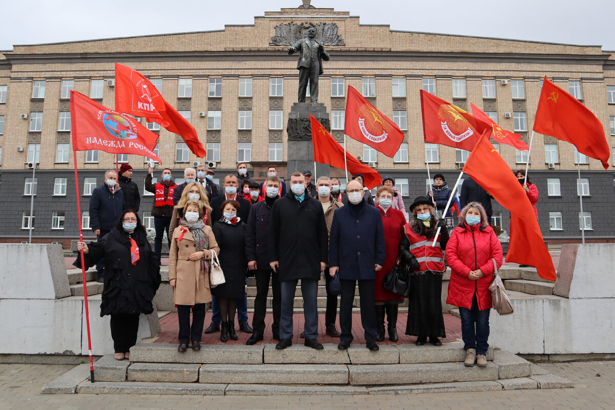 Коммунисты города Орла.
