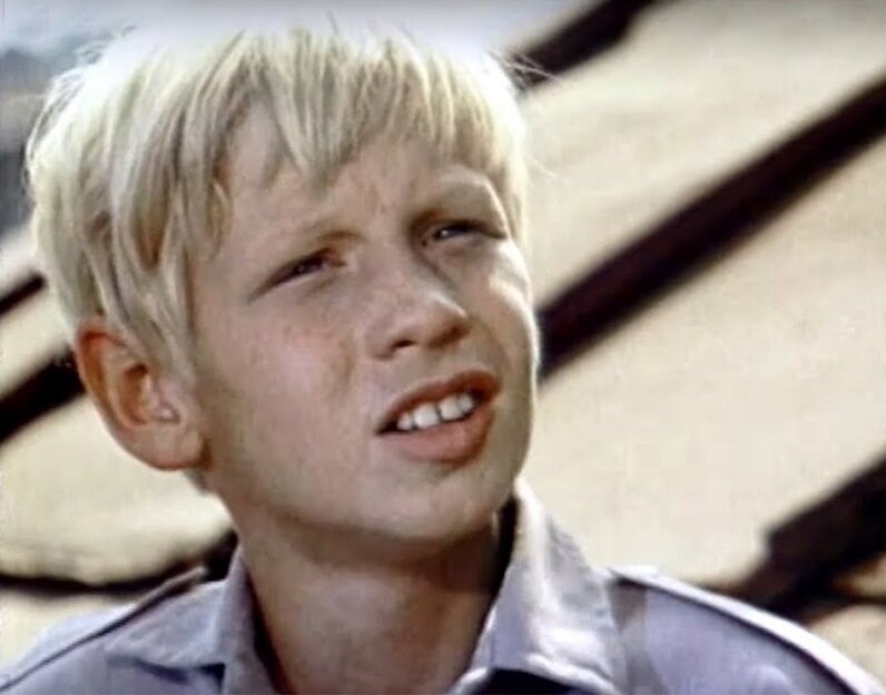 Кадр из фильма «Шаг с крыши» (1971). Скриншот.