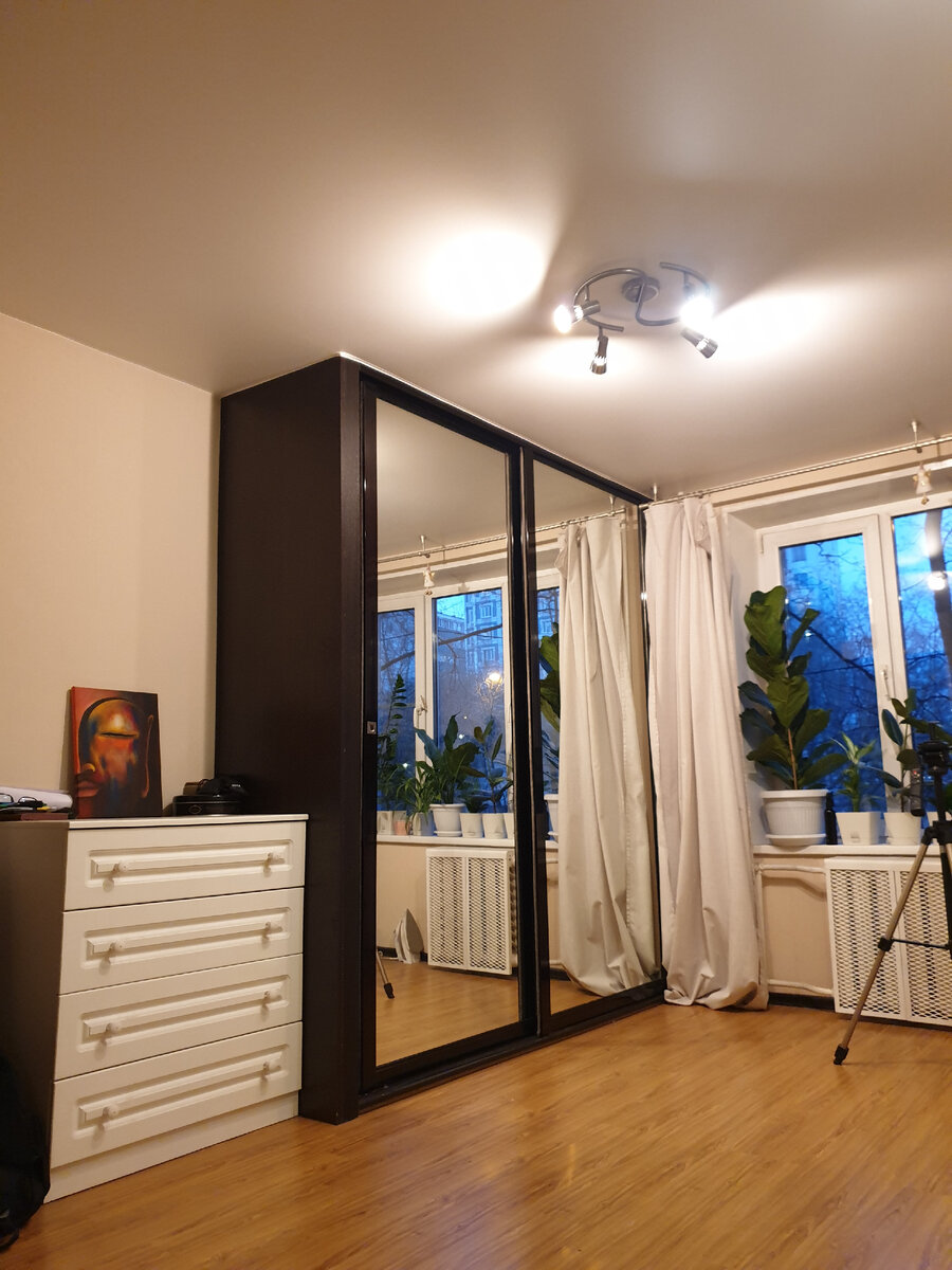 А вот и все места хранения одежды в квартире))