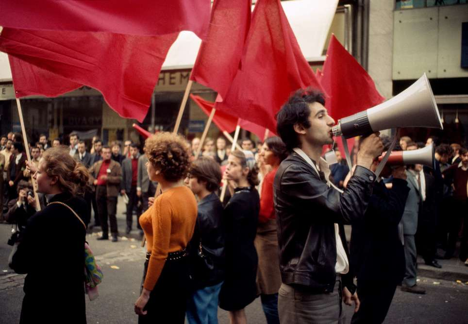 68 год фото. Париж май 1968. Красный май во Франции 1968. Студенческая революция во Франции 1968. Май 1968 года во Франции.