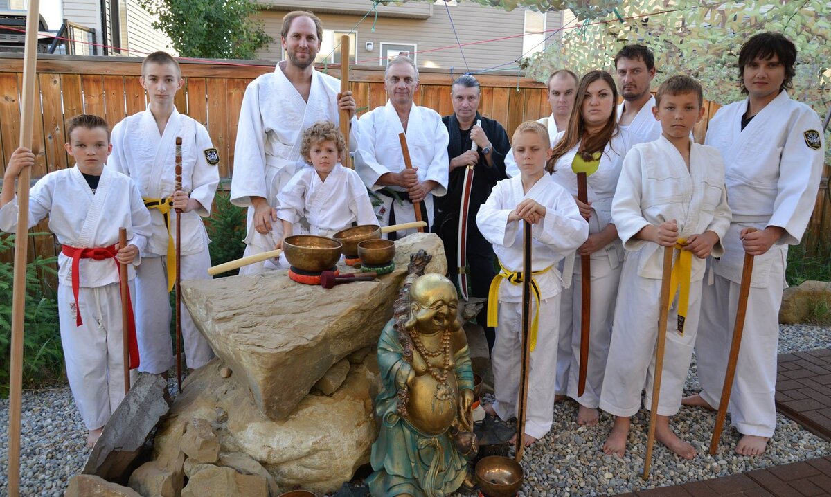 С группой у меня дома.