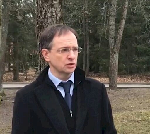 Мединский, глава российской делегации на переговорах.