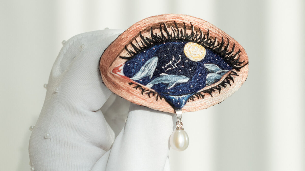 Брошь-глаз с натуральным жемчугом