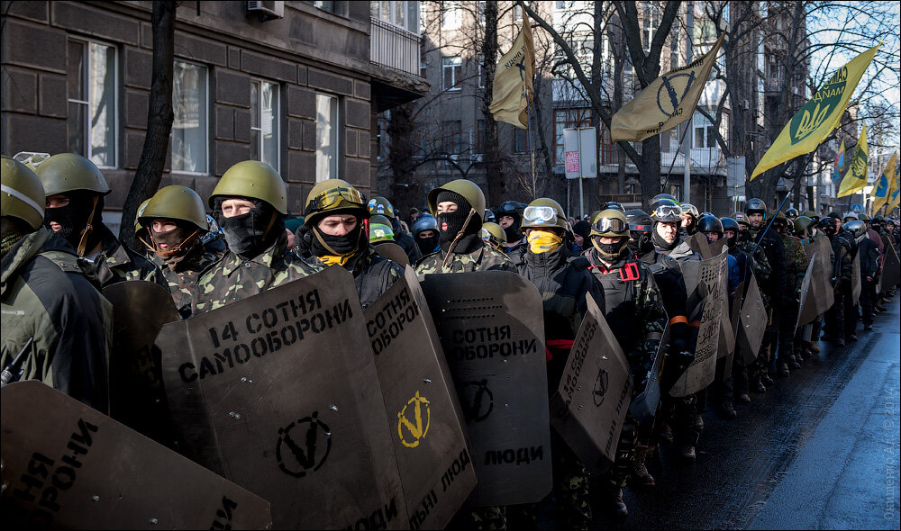 Самообороны Майдана, состоящей из бывших спецназовцев и военных.