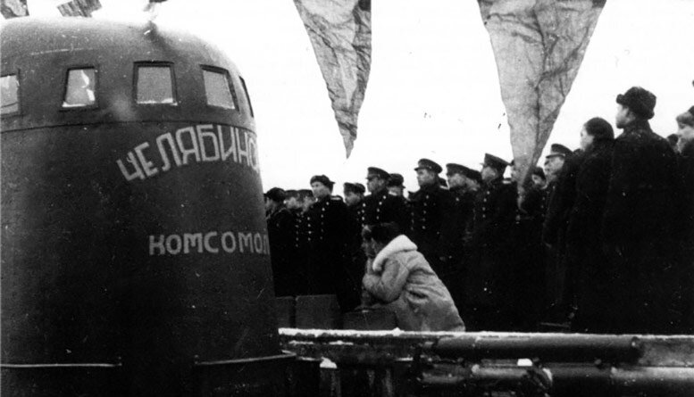 Церемония вступления в строй  ПЛ «М-105».