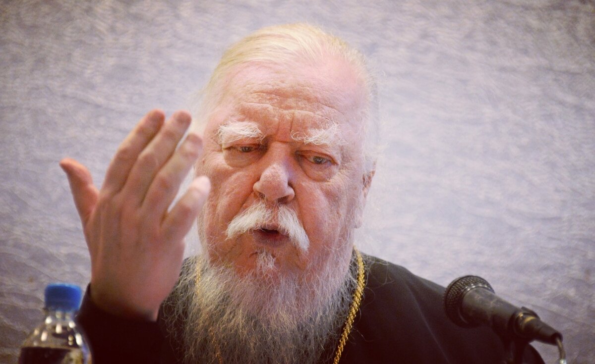 Димитрий Смирнов (07.03.1951 — 21.10.2020 гг.) — протоиерей, церковный и общественный деятель, проповедник, миссионер.