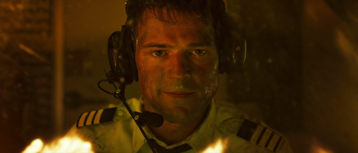 Кадр из фильма "Экипаж" (2016)