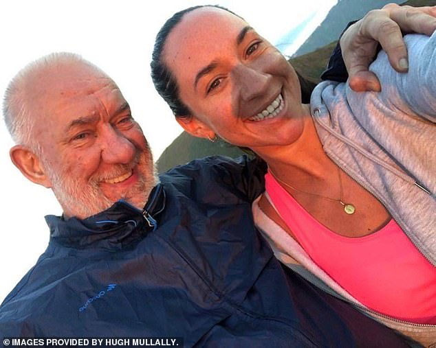 Источник: https://www.dailymail.co.uk/health/article-8417423/Covid-19-patient-survives-10-days-ventilator-having-given-50-50-chance-life.html