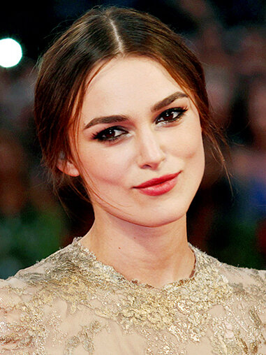 https://upload.wikimedia.org/wikipedia/commons/b/b1/KeiraKnightleyByAndreaRaffin2011_%28cropped%29.jpg