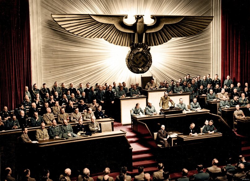 Выступление А. Гитлера в Рейхстаге 19 июля 1940 года