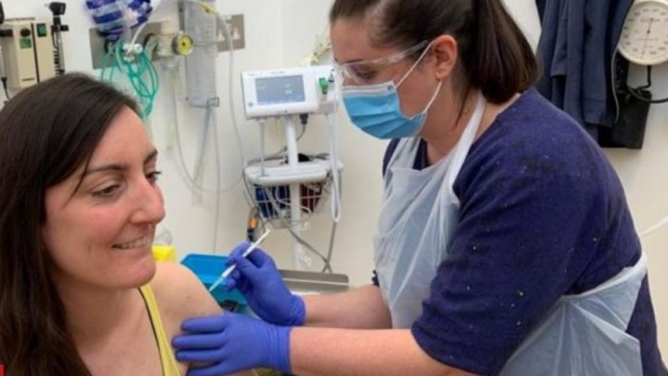 Испытания вакцины от COVID-19 на людях в Оксфорде