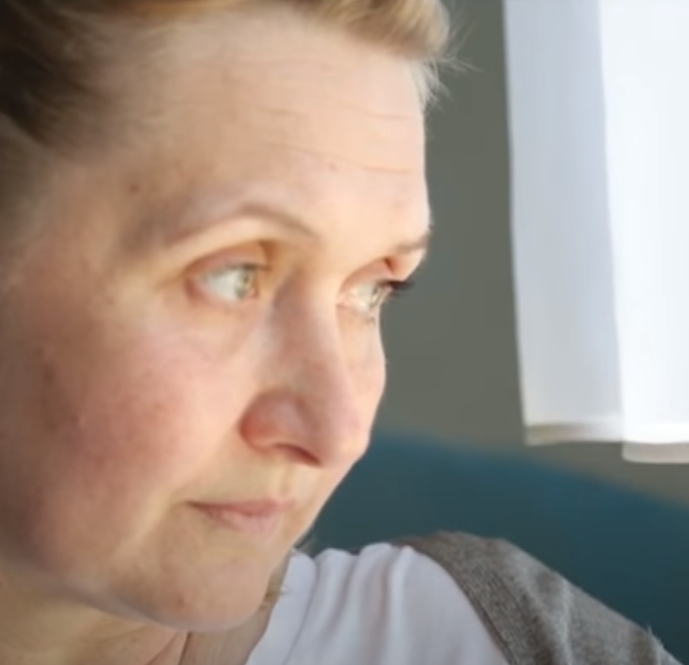 Анна работает преподавателем в школе